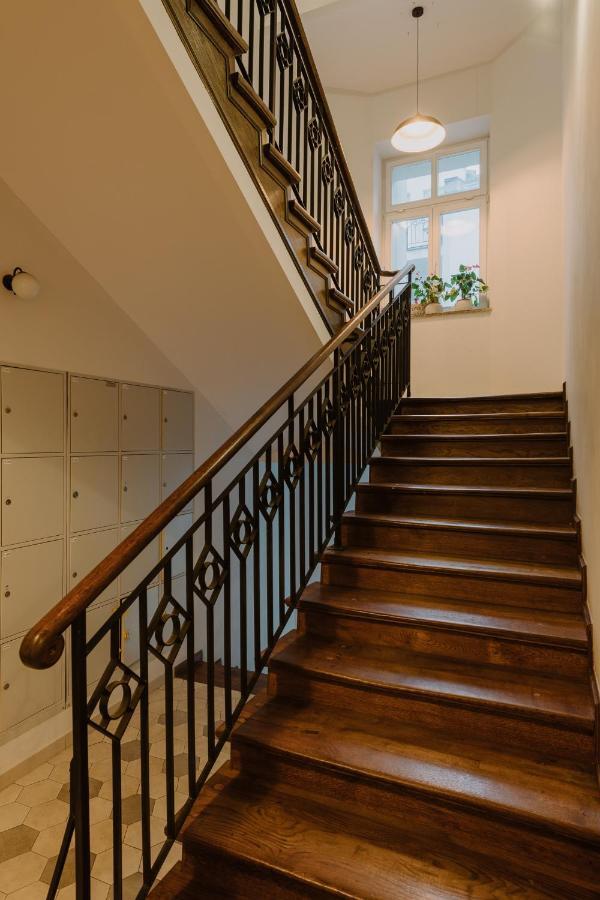 Goldfinger 3-Bed Unique Apartment In The Heart Of Podgorze Krakow Exterior photo